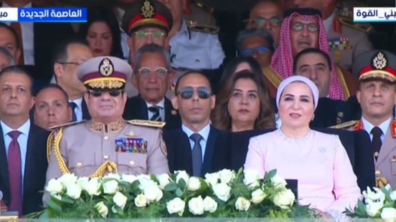 الرئيس السيسي يستمع لآيات من سورة الأنفال خلال افتتاح مقر القيادة الاستراتيجية الرئيس السيسي يستمع لآيات من سورة الأنفال خلال افتتاح مقر القيادة الاستراتيجية