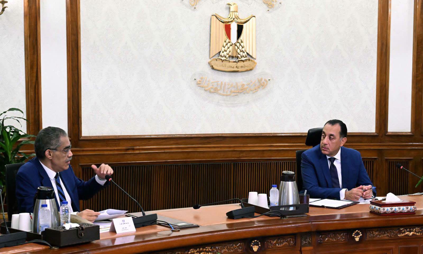 رئيس الوزراء يستعرض مع وزير الدولة للإعلام آليات تنفيذ تكليفات فخامة الرئيس