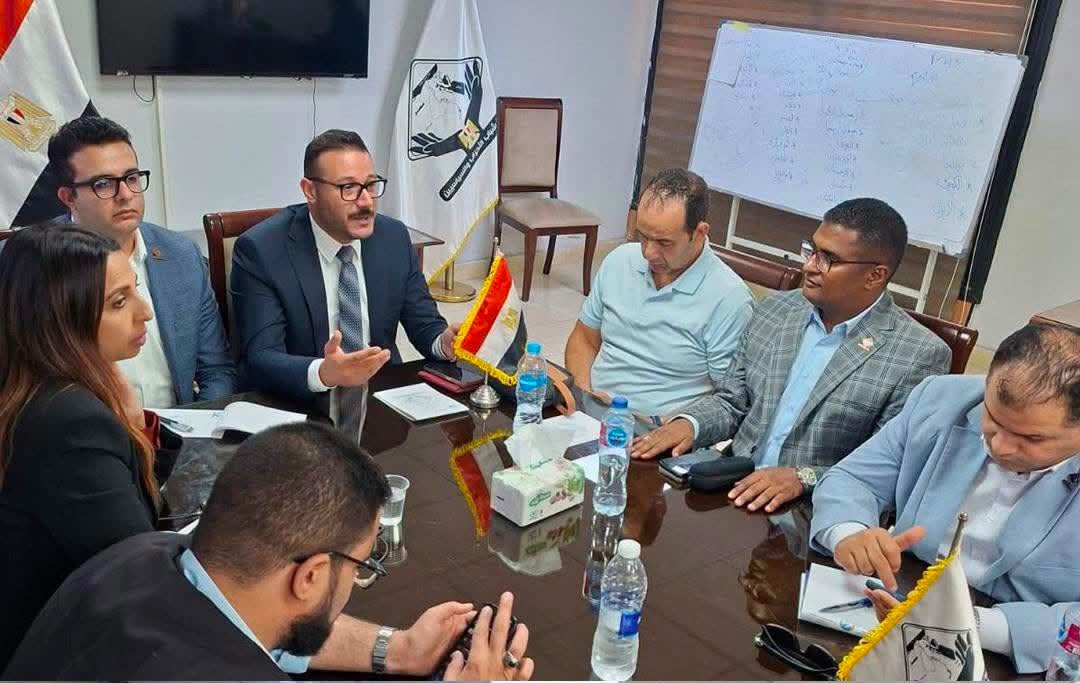 تنسيقية شباب الأحزاب والسياسيين تناقش مستقبل المهن الحديثة وتوصي بتنظيم العمل الرقمي وحماية العاملين عبر المنصات