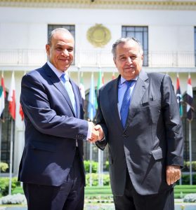 وزير الخارجية يهنئ نبيل فهمي بتوليه الأمانة العامة لجامعة الدول العربية