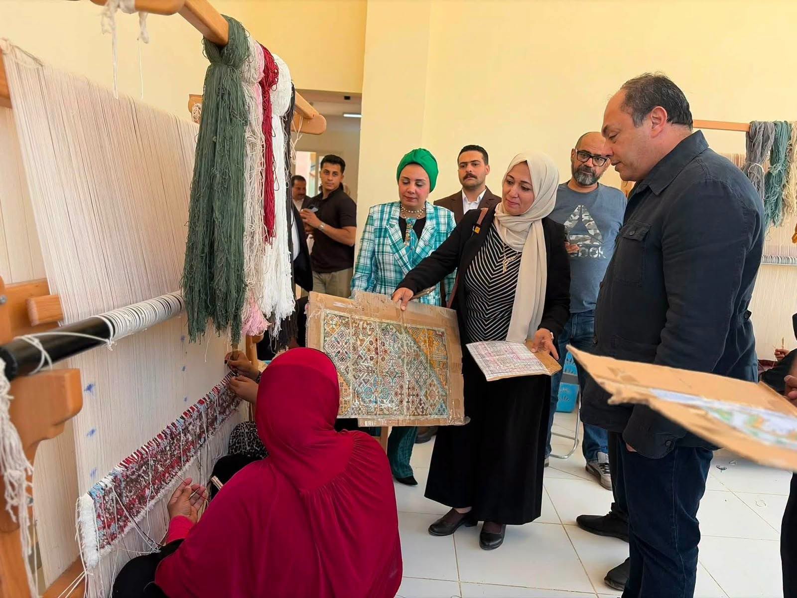 هيئة تنمية الصعيد تتابع مشروعات التنمية وتدعم الحرف التراثية في الفيوم