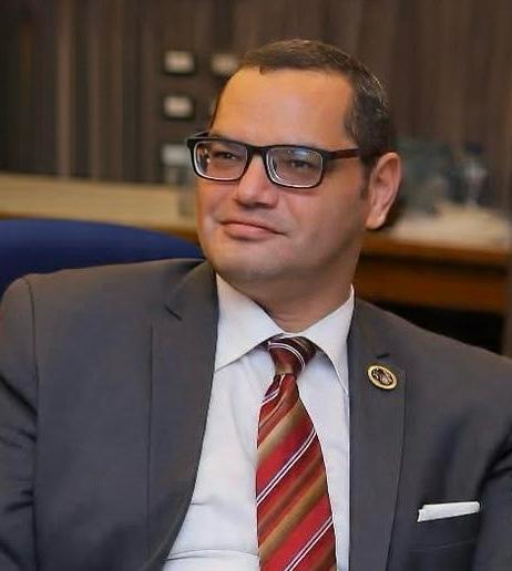 سياسة بوست والكاتب الصحفي هشام الشريف يهنئان الدكتور ياسين الشاذلي عميد كلية الحقوق لتكليفة مستشارا قانونيا للمجلس الأعلي للجامعات 