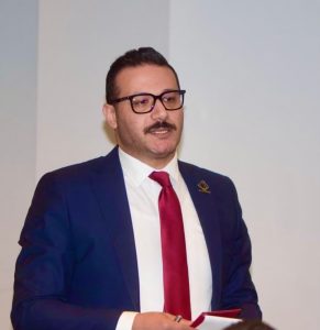 طاهر أبوزيد يكتب: هل آن الأوان لإطار تشريعي متكامل للعاملين عبر التطبيقات الرقمية؟