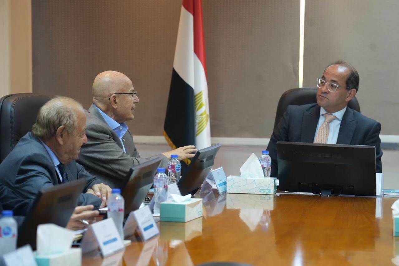 أحمد كجوك: سياسات الحكومة المالية تدعم الاستثمار والإنتاج والتصدير أحمد كجوك: سياسات الحكومة المالية تدعم الاستثمار والإنتاج والتصدير