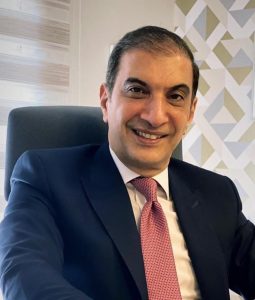 أحكام بالحبس لمدة إجمالية تصل إلى عشر سنوات في نزاع على ميراث تتجاوز قيمته 283 مليون دولار