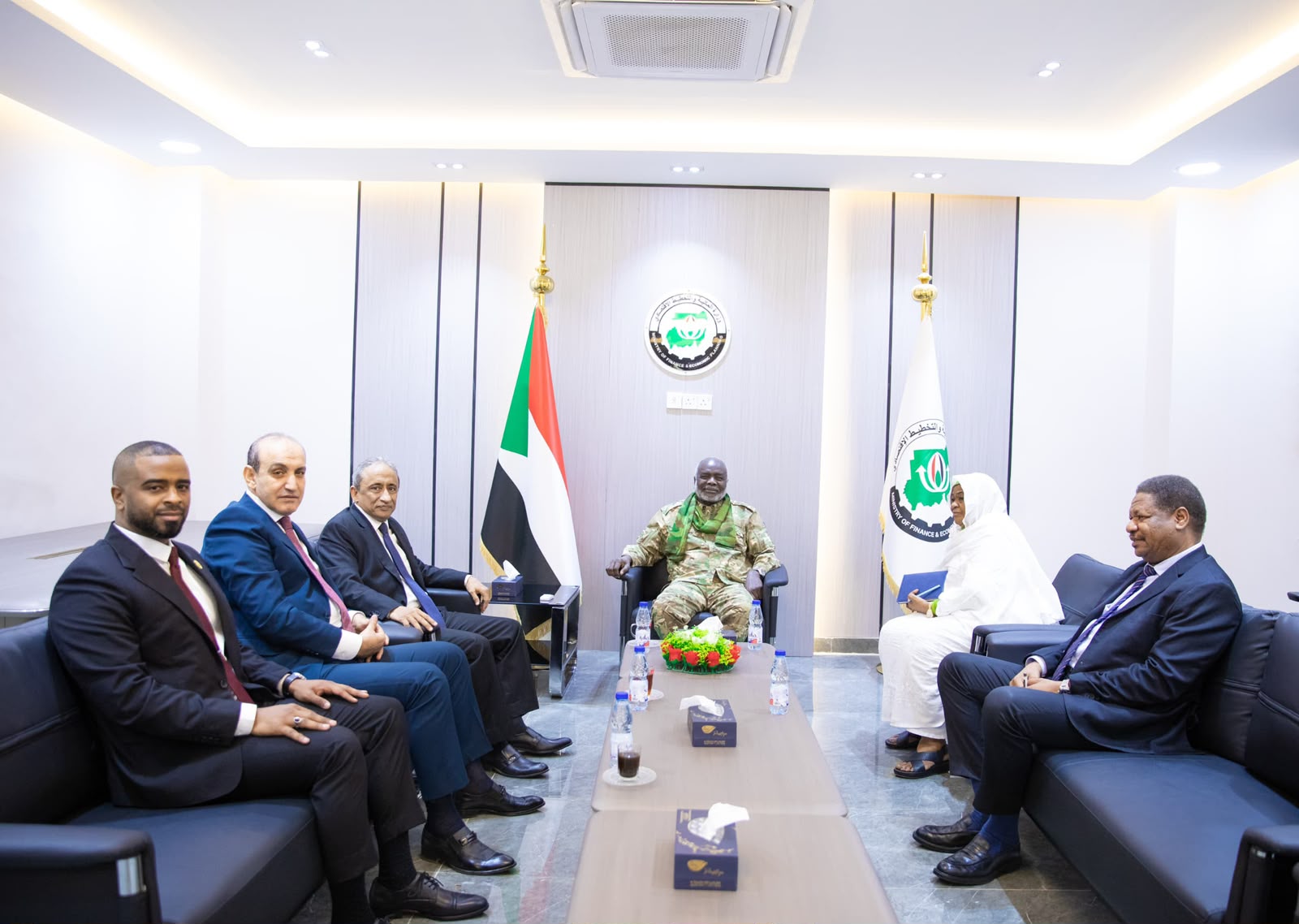 لقاء سوداني–عربي يبحث تعزيز التعاون الاقتصادي والاستثماري ودعم جهود التنمية وإعادة الإعمار