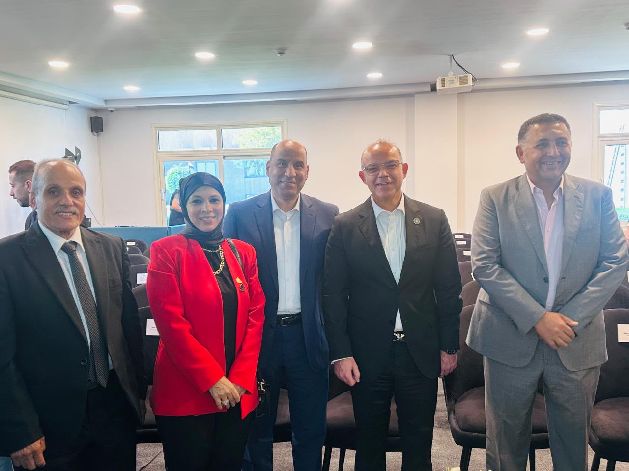 بحضور وزيري الاستثمار والعمل.. مريم العزب تشهد افتتاح مركز خدمات المستثمرين ببنها بحضور وزيري الاستثمار والعمل.. مريم العزب تشهد افتتاح مركز خدمات المستثمرين ببنها