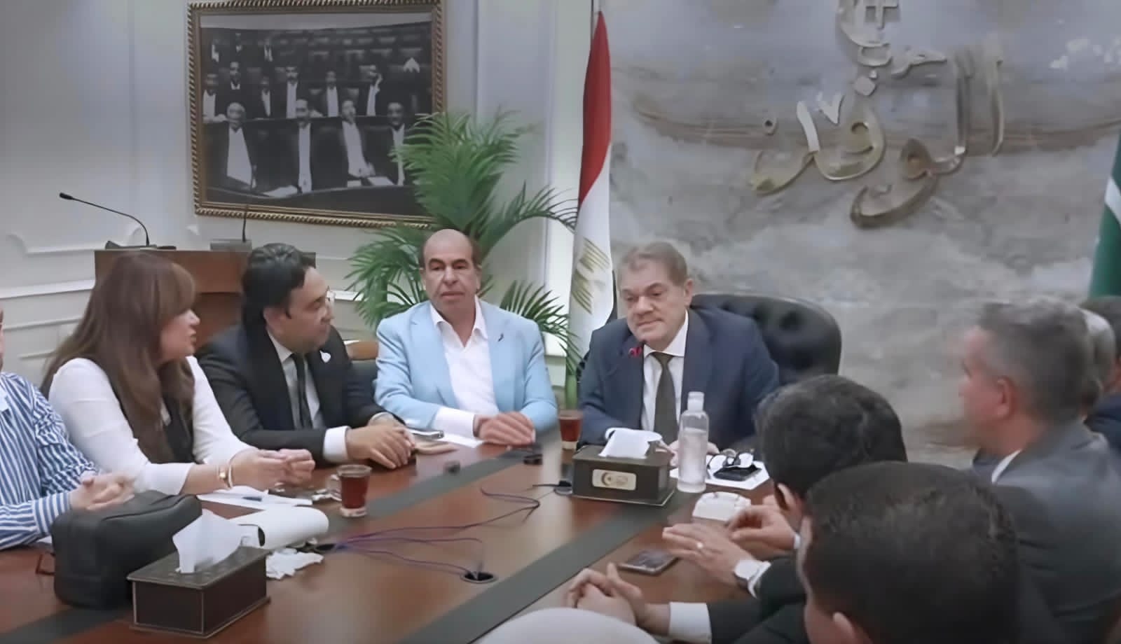 خلال لقائه بلجنة الجيزة .. رئيس الوفد: لن نعتمد أي لجنة تخلو من التمثيل المسيحي إحياءً لتراثنا وتجسيدًا لشعارنا «الهلال مع الصليب»