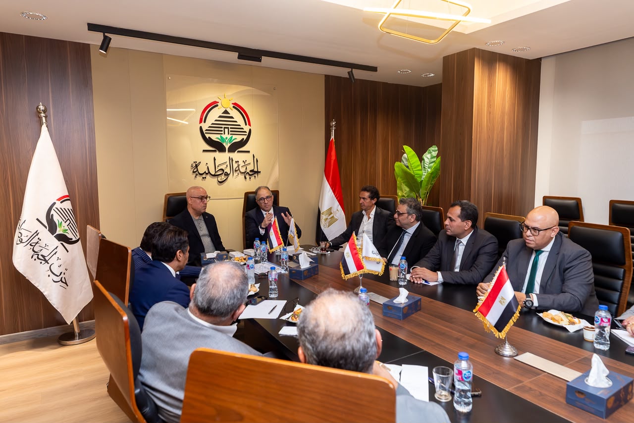 عاصم الجزار يبحث مع أمانة الإسكان بالجبهة الوطنية رؤية متكاملة لتنظيم السوق العقاري “ضمان الحقوق المتوازنة بين جهة الولاية والمطور والمواطن اساس تنظيم السوق”