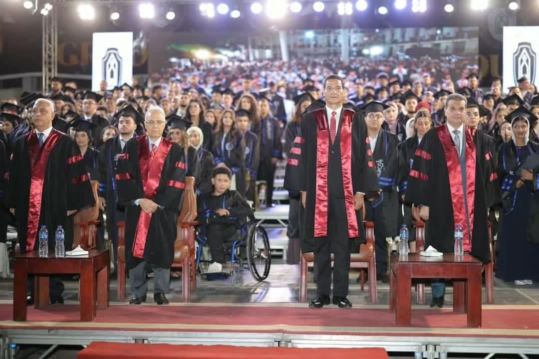 أكاديمية السادات للعلوم الإدارية تحتفي بتخريج الدفعة الـ42 من BIS