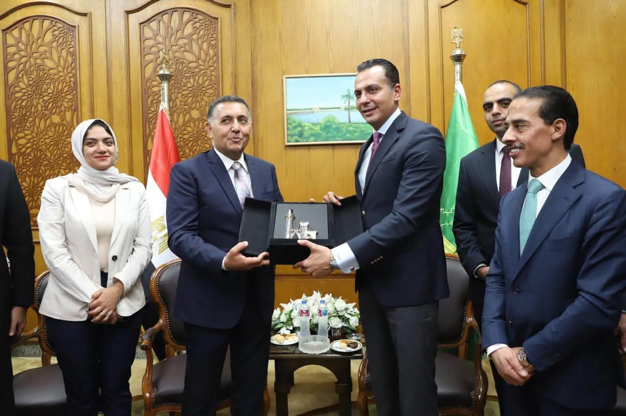 في ثالث جولات محافظة القليوبية، بحضور الأمين العام ومحافظ القليوبية ووكيل وزارة التربية والتعليم.. قيادات «مستقبل وطن» تشهد سداد المصروفات الدراسية لغير القادرين في جميع المراحل التعليمية على مستوى مراكز المحافظة