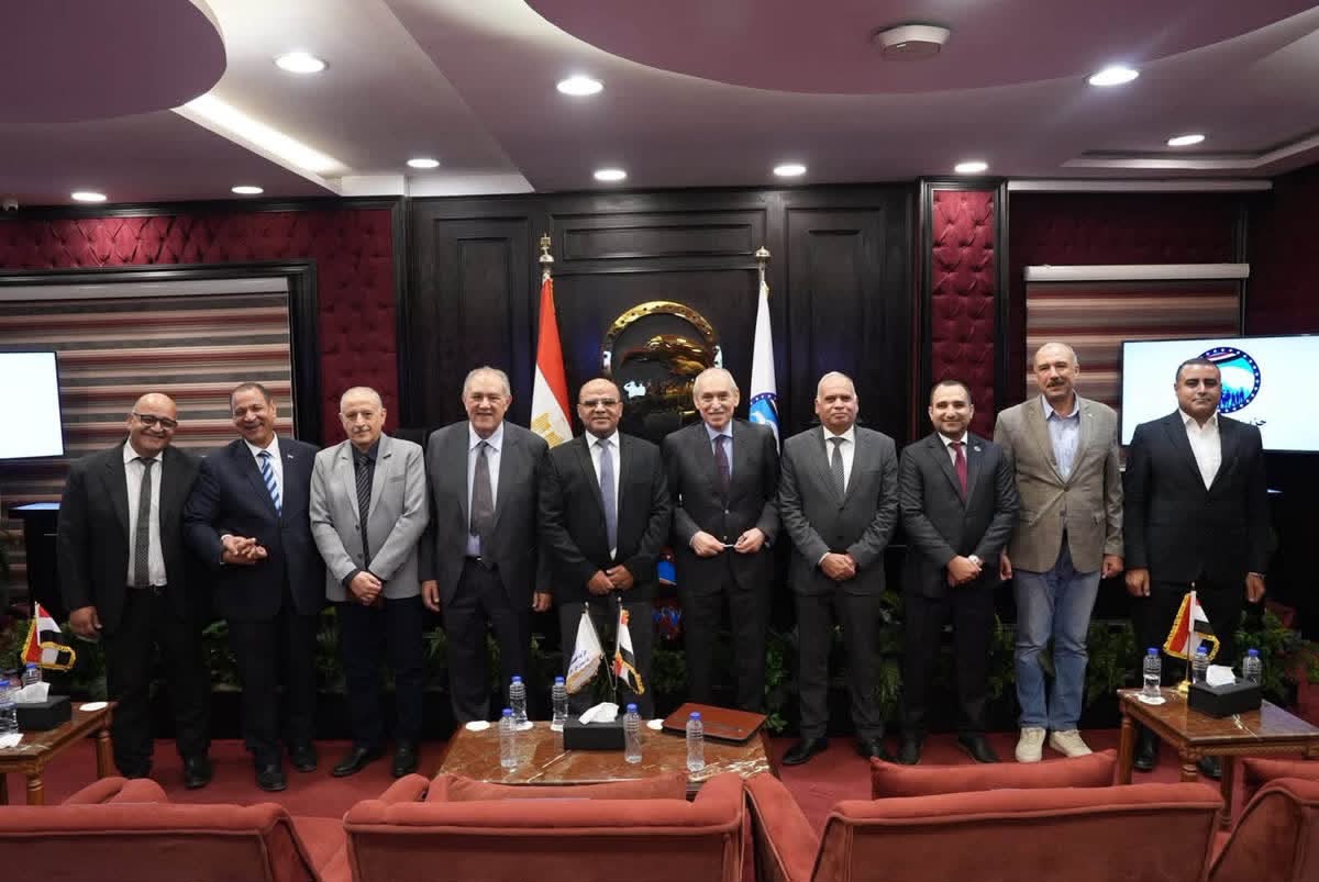 أمانة الزراعة والفلاحين المركزية بـ”مستقبل وطن” تناقش آليات تقليل تكلفة إنتاج الخبز والتحول للزراعة العضوية لزيادة الصادرات