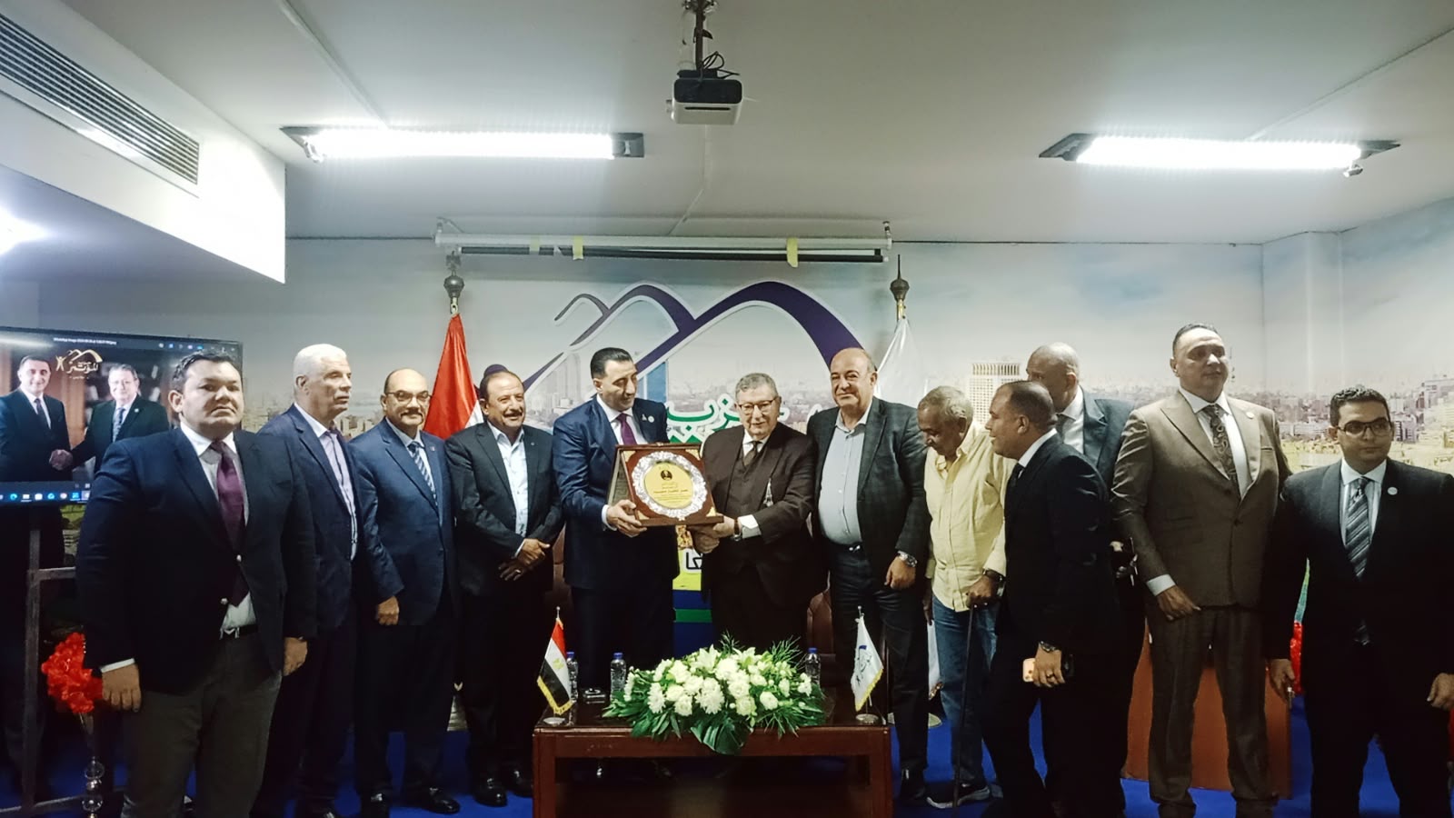 بالصور حزب المؤتمر يكرم رئيسه السابق ويؤكد: الوفاء لقياداتنا نهج ثابت