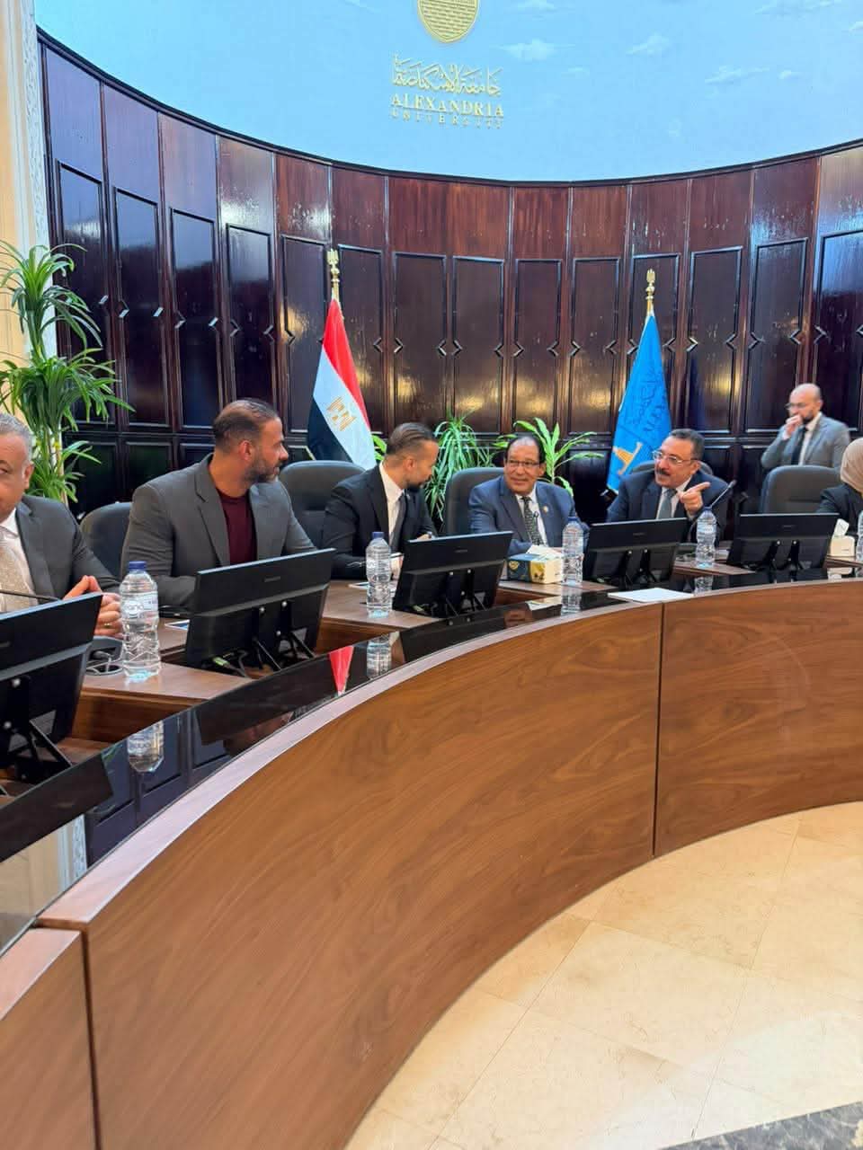 في ثاني محطات جولة محافظة الإسكندرية.. «مستقبل وطن» يدعم المستشفى الجامعي بالمستلزمات الطبية دعمًا للقطاع الصحي 
