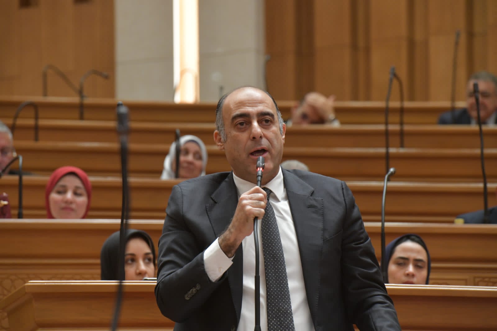النائب محمد جبريل يتقدم بطلب إحاطة بشأن وقف شحن عدادات الكهرباء مسبقة الدفع بالإسكندرية