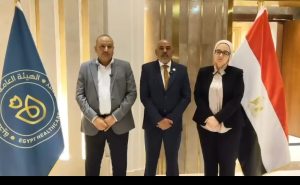 نواب أسوان يبحثون مع رئيس هيئة الرعاية الصحية دعم الخدمات الطبية بإدفو