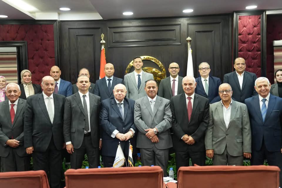 لمناقشة ملفات التجارة واختصاصات الأمانة وأولويات العمل.. أمانة التجارة الداخلية والخارجية المركزية بـ«مستقبل وطن» تعقد أول اجتماع تنظيمي لها