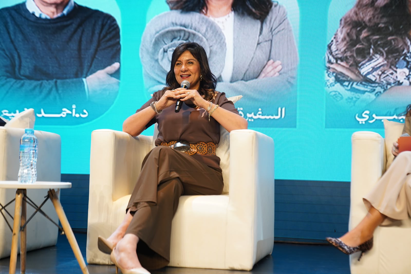 خلال قمة المرأة في عالم الأعمال.. السفيرة نبيلة مكرم: الستات أجمد من الرجاله.. ورحلتي الدبلوماسية لم تكن سهلة