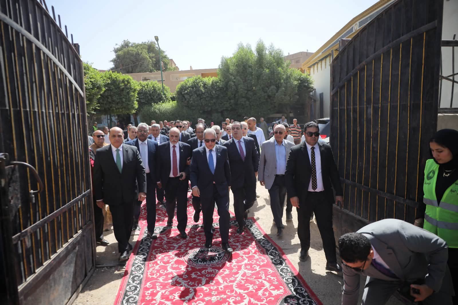 «مستقبل وطن» يستكمل جولته بسوهاج .. قافلة طبية كبرى لتقديم خدمات الكشف والفحوصات الطبية بالمجان لأهالي المحافظة ومعرض ملابس لغير القادرين
