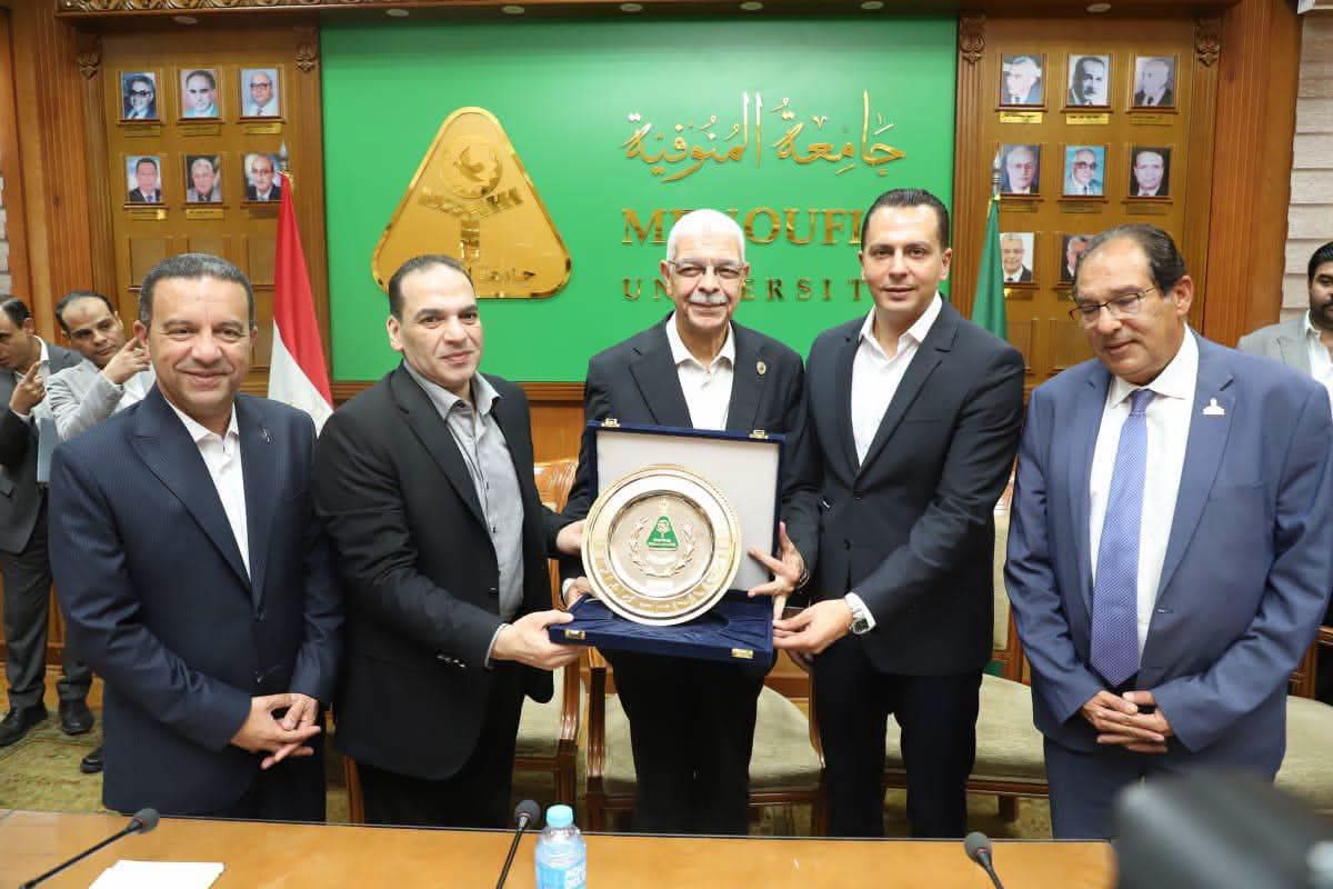 في خامس محطات جولة محافظة المنوفية.. «مستقبل وطن» يدعم مستشفيات جامعة المنوفية بالمستلزمات الطبية ويلتقي رئيس الجامعة