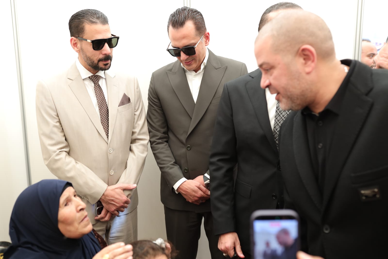 إقبال جماهيري كبير على قافلة «مستقبل وطن» الطبية بالفيوم.. والنائب أحمد عبدالجواد يوجه: الكشف يستمر «لحد ما آخر مواطن ياخد علاجه»